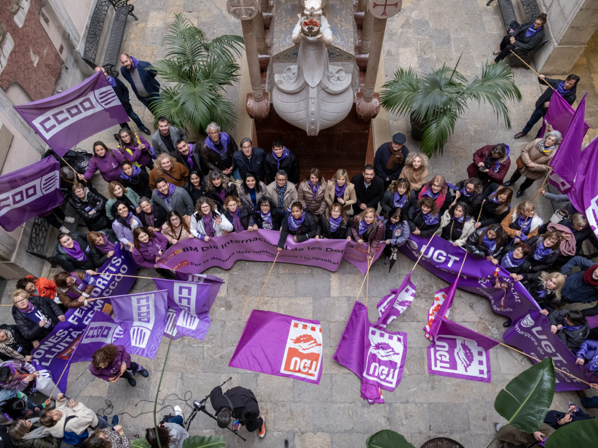 Jornada de manifestos i unitat al voltant del Dia Internacional de la Dona, pendents de la pluja