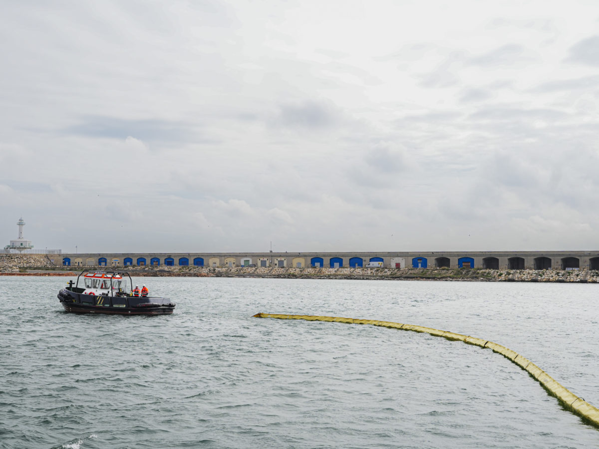 El port de Tarragona prova tres nous equips de lluita contra la contaminació marítima