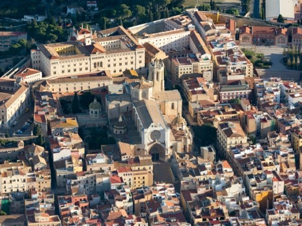 Entra en vigor el decret que regula i facilita l’aparcament per als residents de la Part Alta