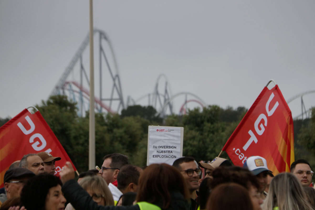 La protesta dels treballadors a les portes d'accés a PortAventura Data de publicació: dissabte 19 d’abril del 2025, 09:36 Localització: Vila-Seca Autor: Ariadna Escoda