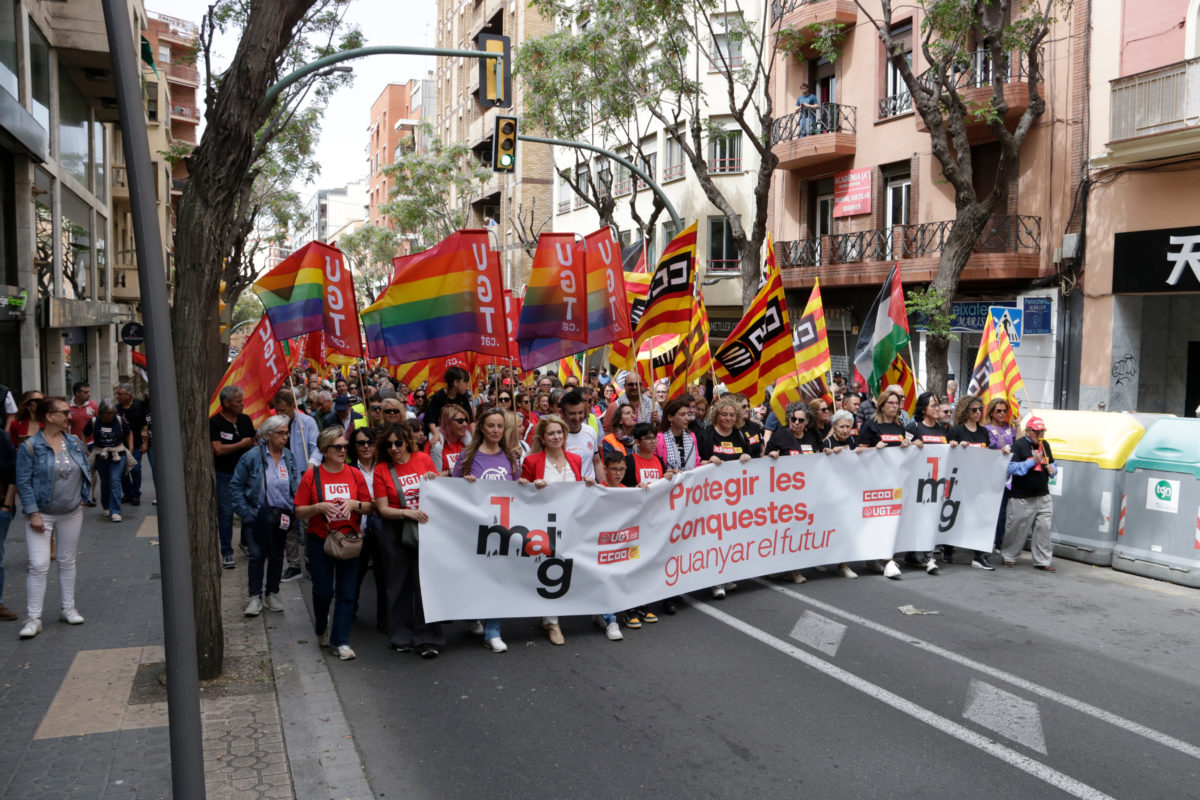 La manifestació del Primer de Maig a Tarragona, pel seu pas pel carrer Ramon i Cajal Data de publicació: dijous 01 de maig del 2025, 13:49 Localització: Tarragona Autor: Ariadna Escoda