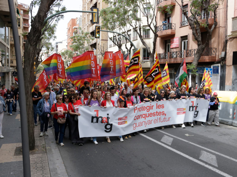 La manifestació del Primer de Maig a Tarragona, pel seu pas pel carrer Ramon i Cajal Data de publicació: dijous 01 de maig del 2025, 13:49 Localització: Tarragona Autor: Ariadna Escoda