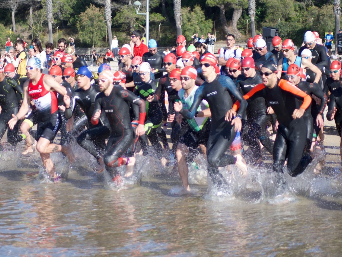 Se celebra el II Tàrraco Aquatló amb gran èxit a la platja de l’Arrabassada
