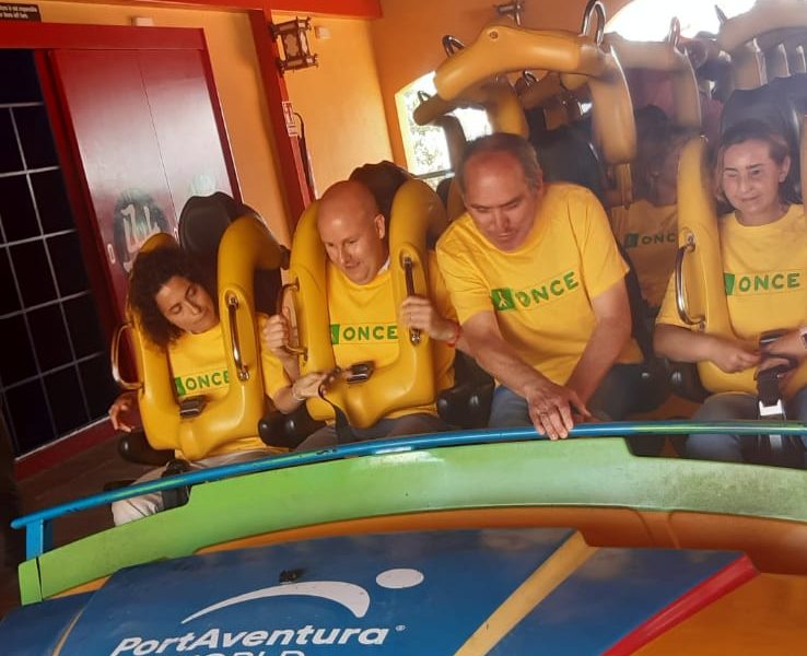 Afiliats de l'ONCE a Port Aventura World