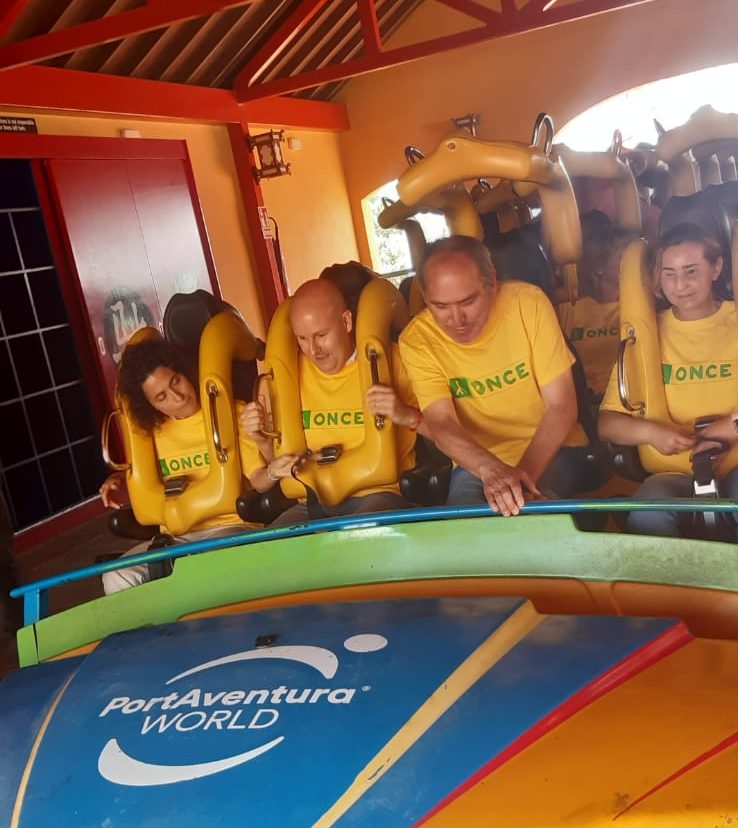 Afiliats de l'ONCE a Port Aventura World