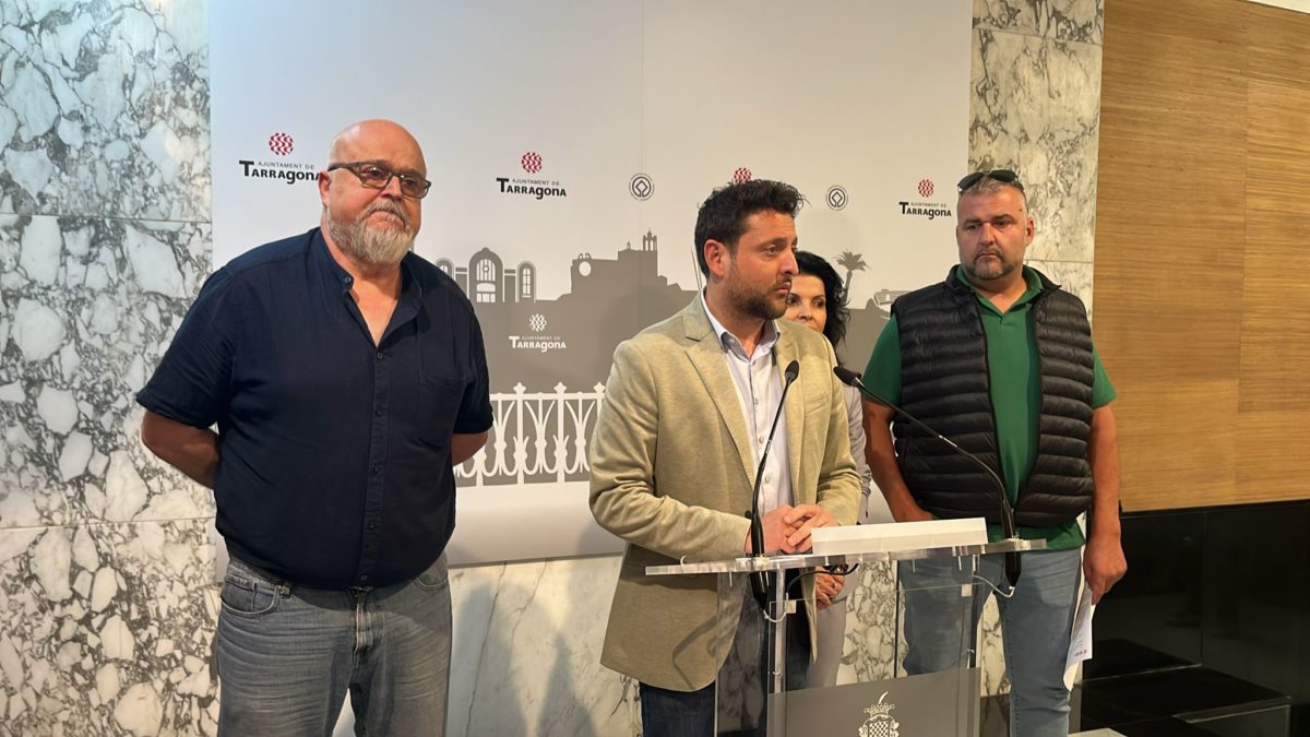 Compareixença Ajuntament i sindicats de la brossa.