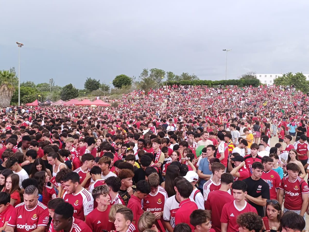 El Nàstic torna a morir a la vora (4-3)