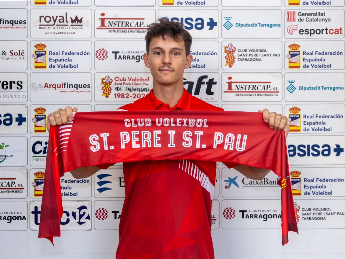 Isak Martí renova amb el Club Vòlei Sant Pere i Sant Pau
