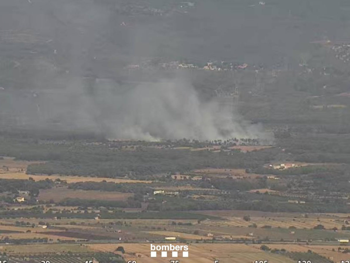 Estabilitzat l’incendi entre el Pla de Santa Maria i Santes Creus