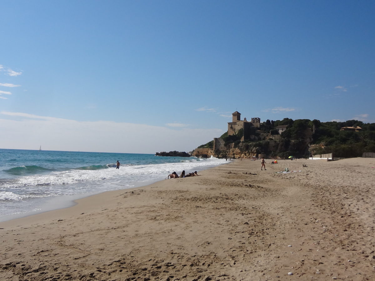 Un home de 82 anys mor ofegat a la platja de Tamarit