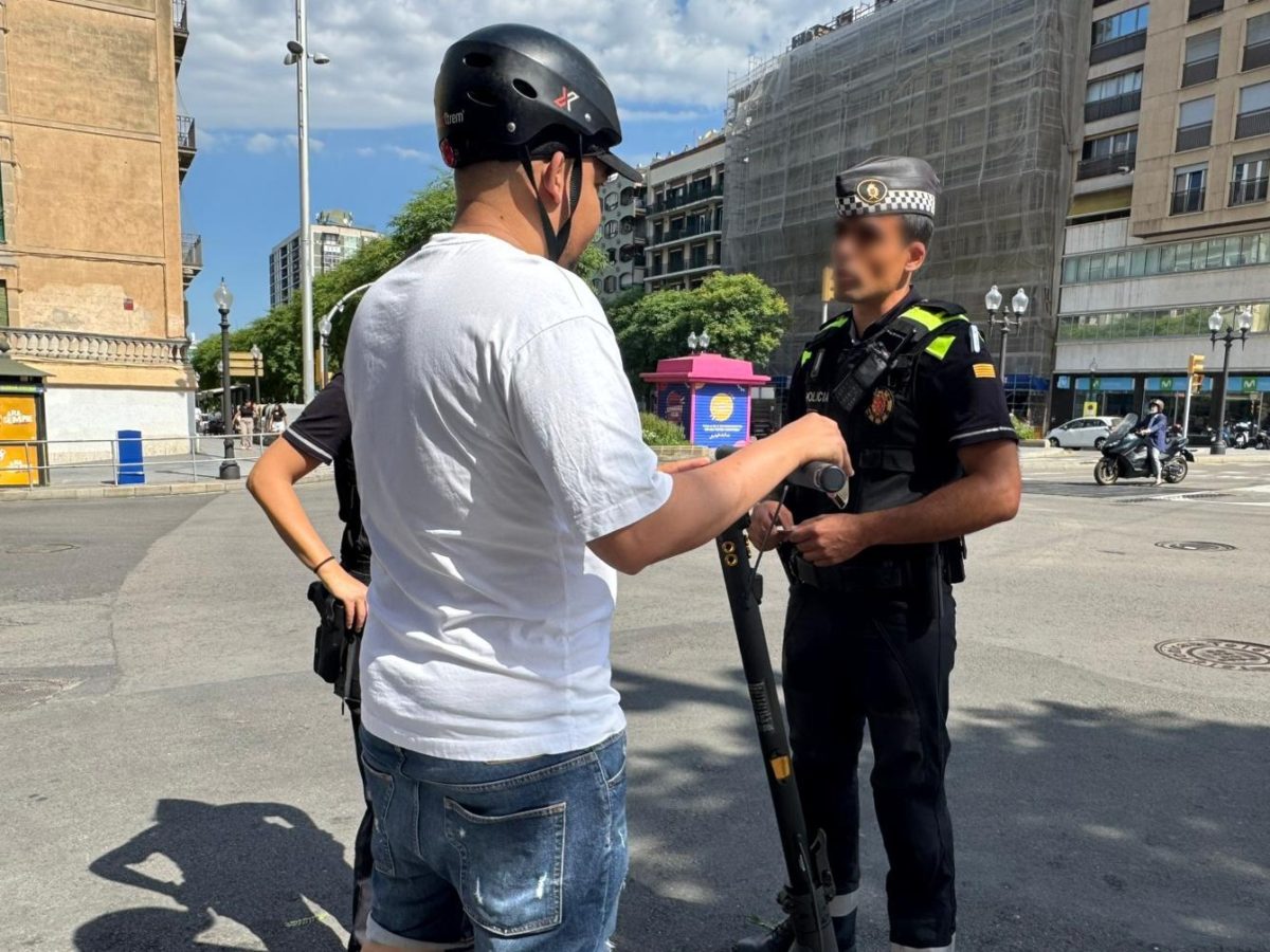 La Guàrdia Urbana inicia una nova campanya de control de VMP i bicicletes