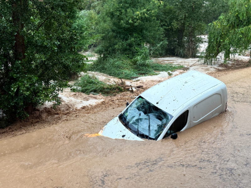 El riu Cardener s'emporta un vehicle durant el temporal Data de publicació: dissabte 12 de juliol del 2025, 20:20 Localització: Súria Autor: Ajuntament de Súria