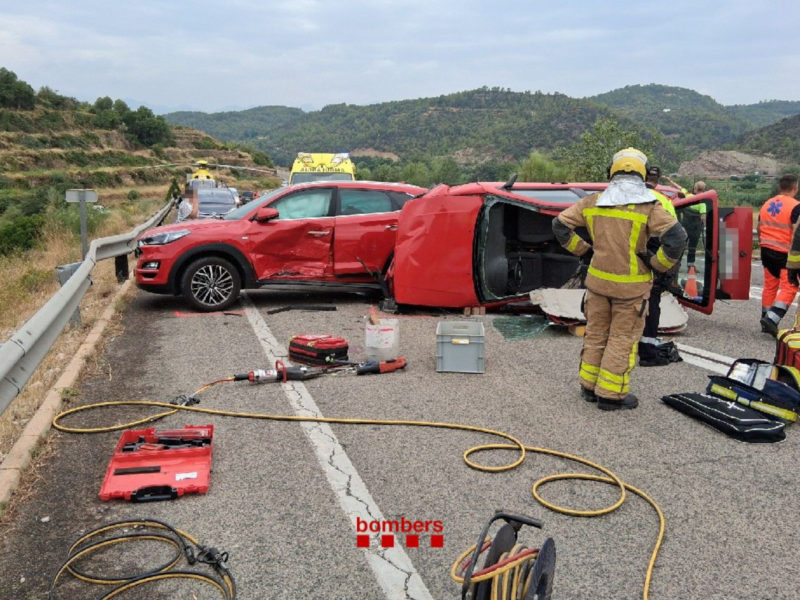 Accident de dos turismes a la T-302 a l'entrada de Benifallet Data de publicació: dilluns 25 d’agost del 2025, 17:19 Localització: Benifallet Autor: Bombers de la Generalitat