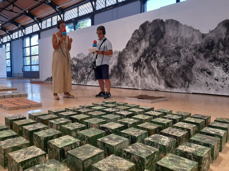 Tinglado 1 del Moll de Costa, exposició ‘Lo que dicen las piedras’, de Nu Díaz. Foto: Anna Ferran.