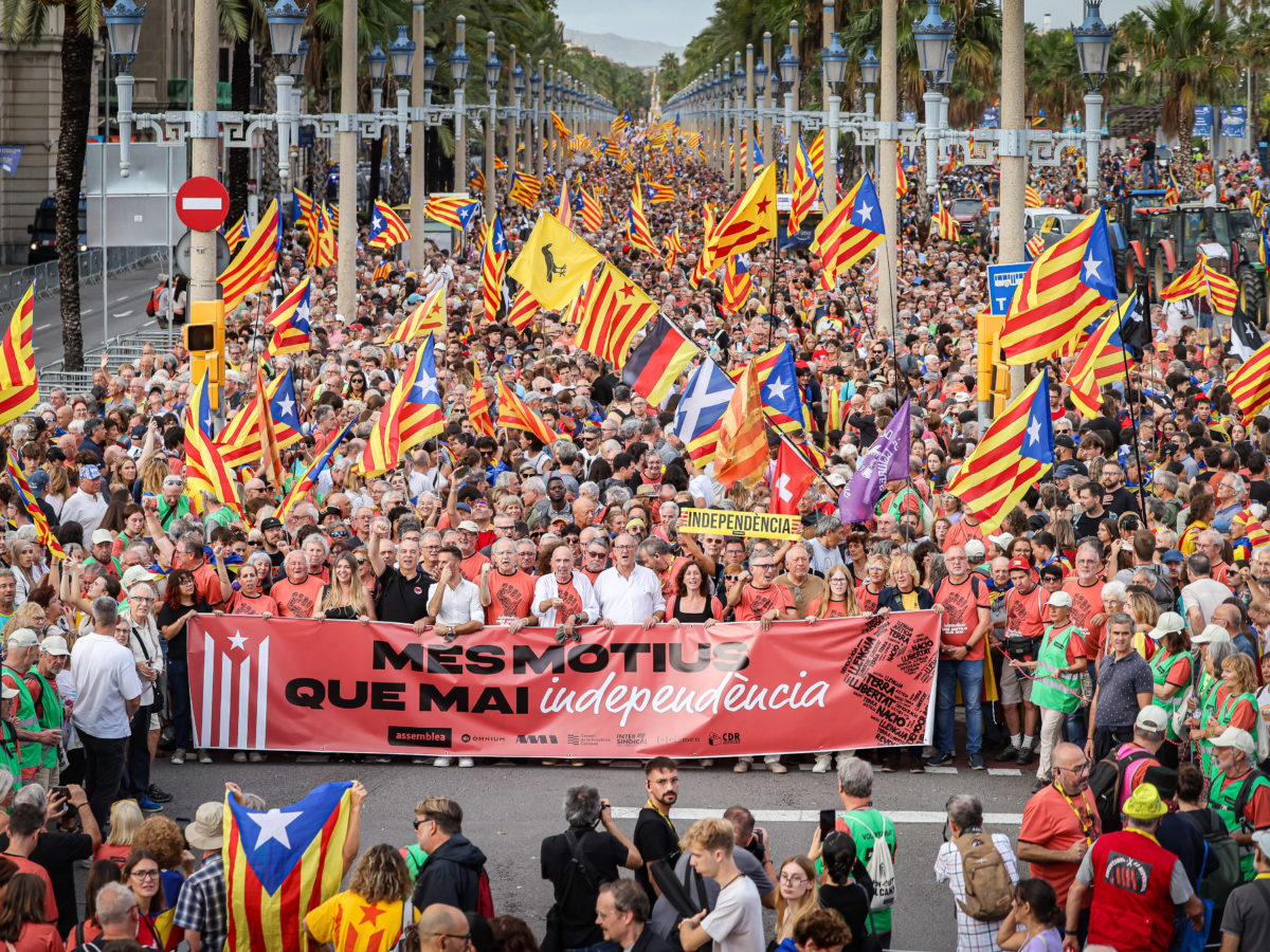 Vista general de la manifestació convocada per l'ANC, Òmnium Cultural i altres entitats a Barcelona amb motiu de la Diada Data de publicació: dijous 11 de setembre del 2025, 18:31 Localització: Barcelona Autor: Redacció