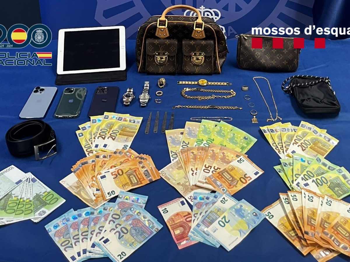 Tres detinguts a Tarragona després de sostreure objectes de valor a un turista a l’aeroport de València