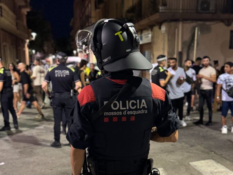 Més de 10 denúncies i prop de 200 identificats en un dispositiu en un local d’oci nocturn a Tarragona