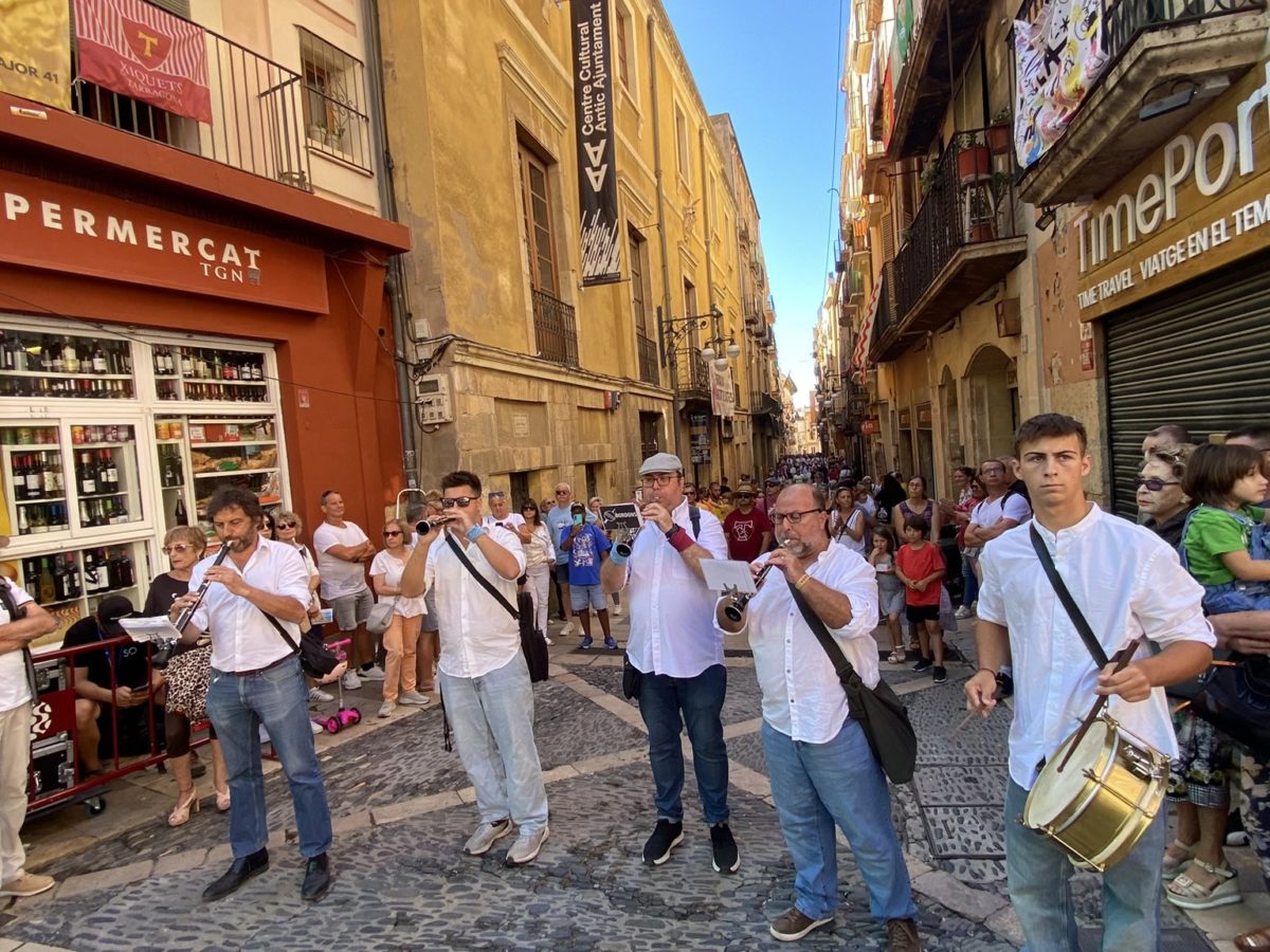 El Seguici i els seus músics protagonitzen la vigília de Santa Tecla