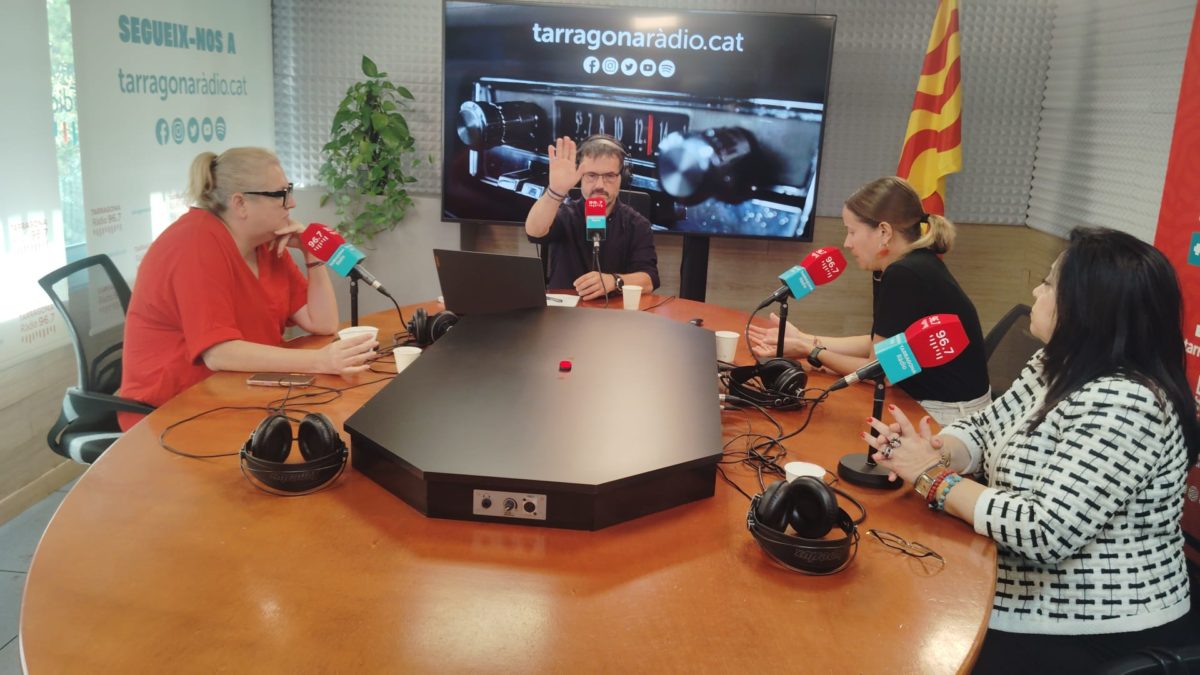 Sandra Ramos (PSC), Josep Suñé, Maria Roig (ERC) i Maria Mercè Martorell (PP)