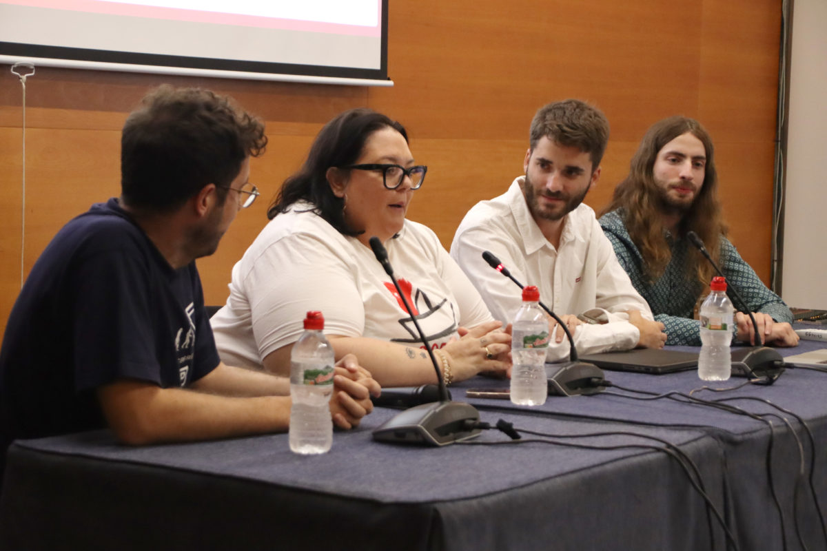 Imatge de la presentació del web puntual.cat, amb els membres de la PTP i Dignitat a les Vies Data de publicació: dilluns 06 d’octubre del 2025, 18:30 Localització: Tarragona Autor: Eloi Tost