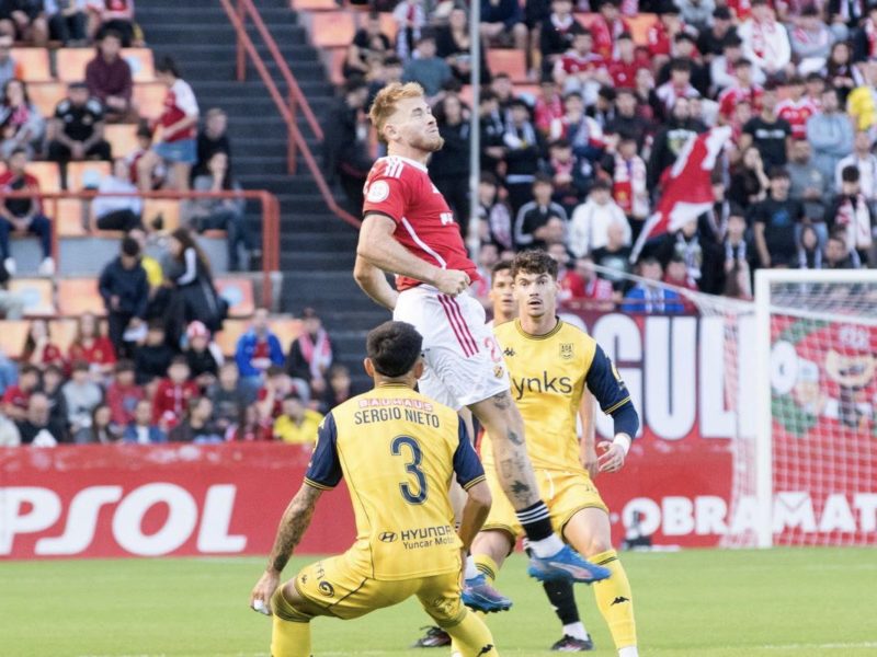 Cop dur pel Nàstic (1-2)