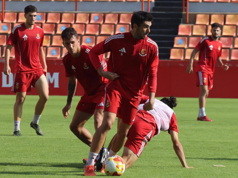 El Nàstic, acompanyat de la Marea Grana, desafia la imbatibilitat del Sabadell