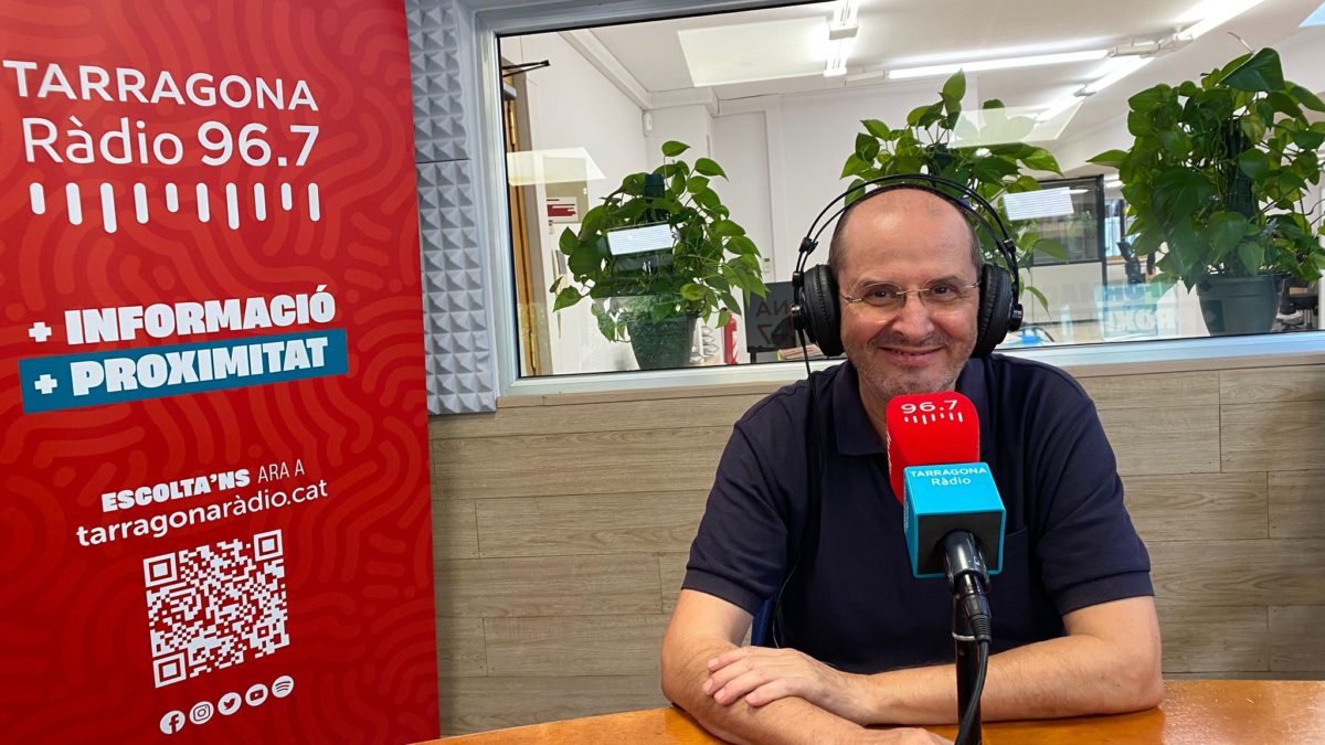 Oriol Grau ens ha acompanyat al «Cafè, copa i puro», compartint la seva història i la seva personalitat única. Aquest cap de setmana torna a la Sala Trono amb “La mare el dimoni i jo”