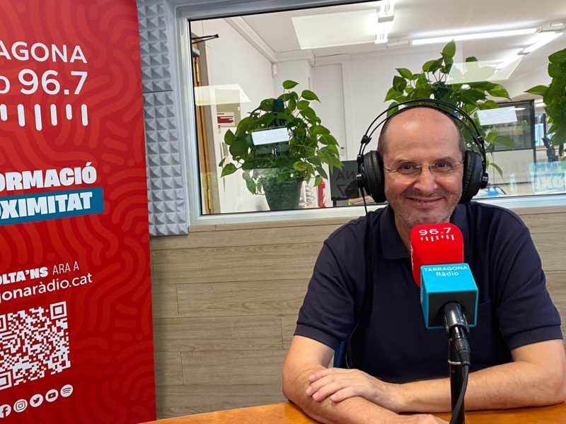 Oriol Grau ens ha acompanyat al «Cafè, copa i puro», compartint la seva història i la seva personalitat única. Aquest cap de setmana torna a la Sala Trono amb “La mare el dimoni i jo”