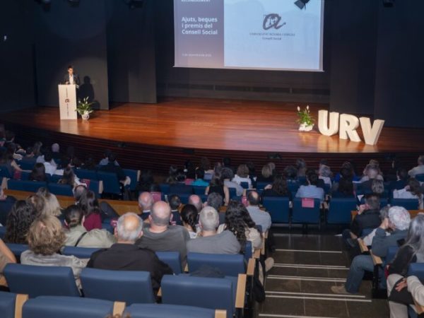 El Consell Social de la URV ha lliurat ajuts i reconeixements a una seixantena de persones