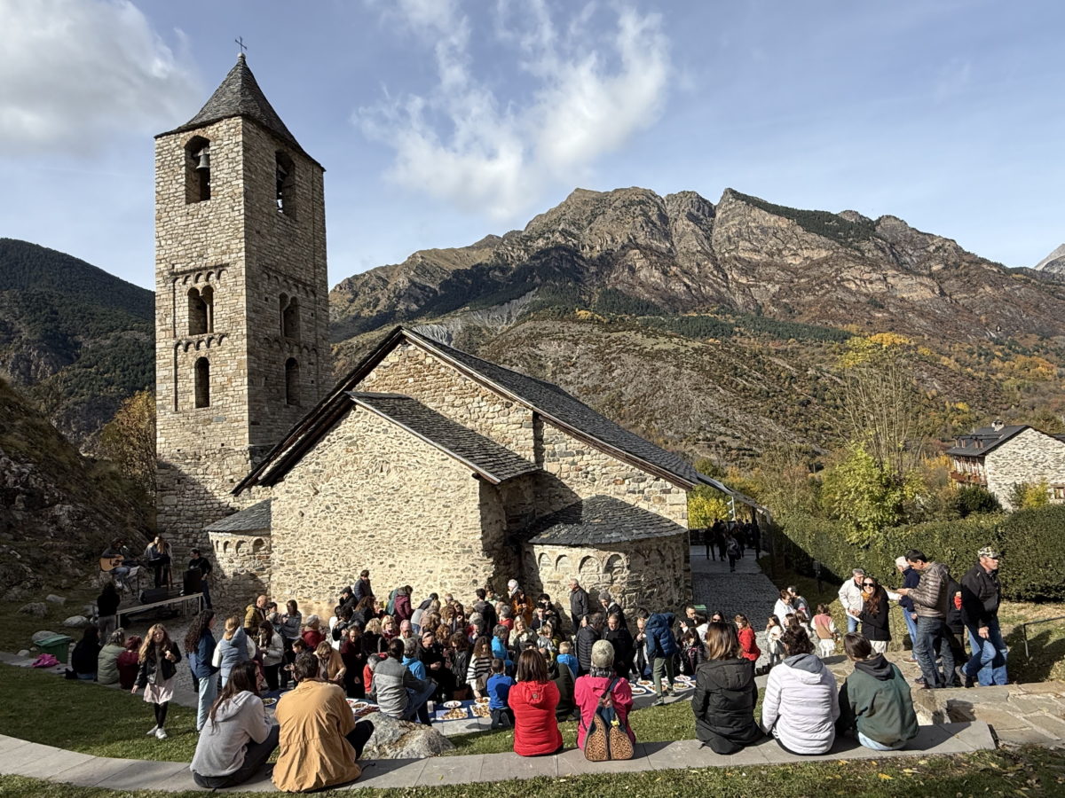 Sant Joan de Boí ha donat el tret de sortida als actes de celebració del 25 aniversari dels actes de la proclamació de patrimoni de la humanitat de les esglésies romàniques de la vall. Data de publicació: diumenge 02 de novembre del 2025, 14:12 Localització: Boí Autor: Marta Lluvich