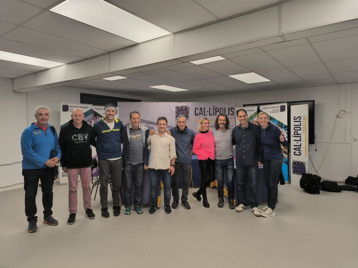 El Pont de Mahoma des de l'Institut Cal·lípolis. Parlem dels Cicles Formatius de Grau Mitjà en Senderisme i Escalada. Novembre 2025