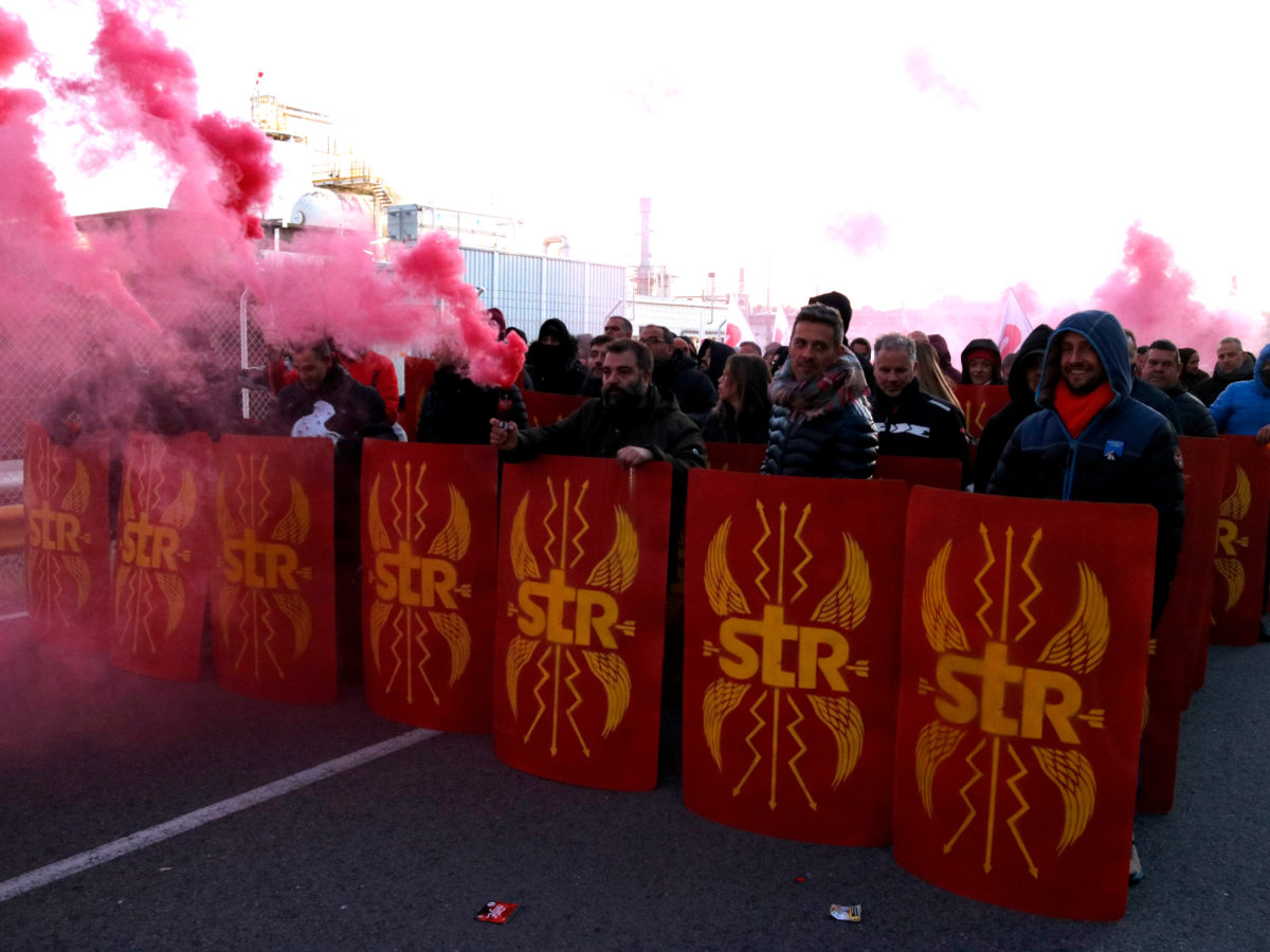Treballadors de Repsol es mobilitzen per demanar el desbloqueig de la negociació dels convenis col·lectius amb l’empresa