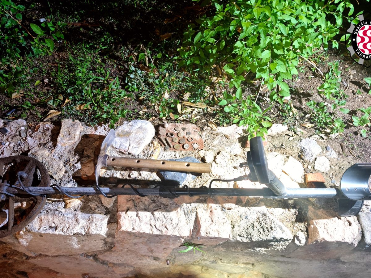 Enxampat un home amb un detector de metalls al parc de la Reconciliació
