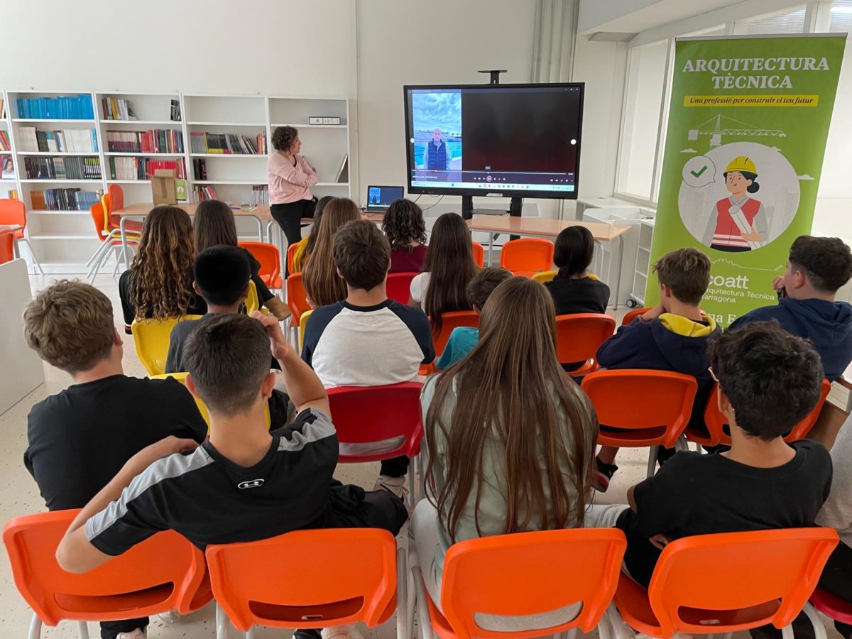 El COATT porta el sector de la construcció i la professió d’arquitecte tècnic als instituts