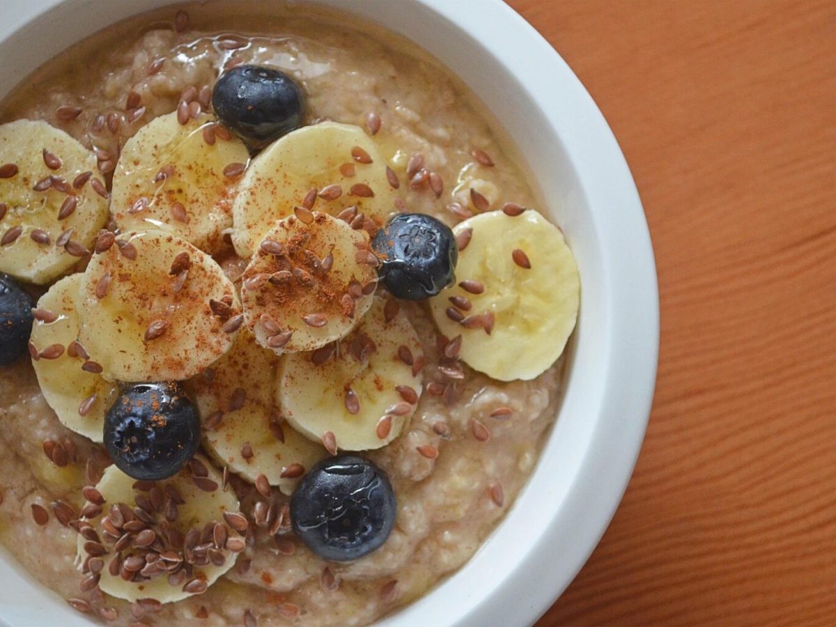 Científics de la URV descobreixen que prioritzar aliments com fruita i cereals sencers pot reduir el risc d’Alzheimer