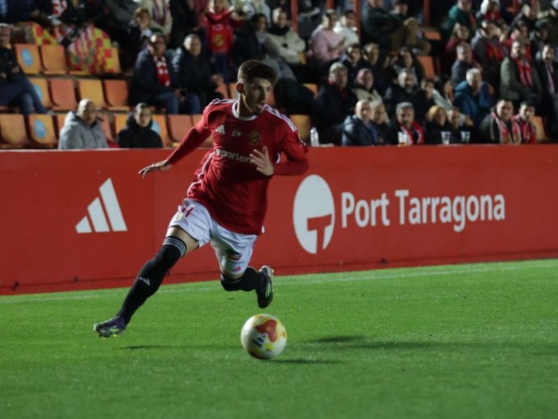 Partit rodó per tancar el 2025 a casa i entrar al play-off (2-0)