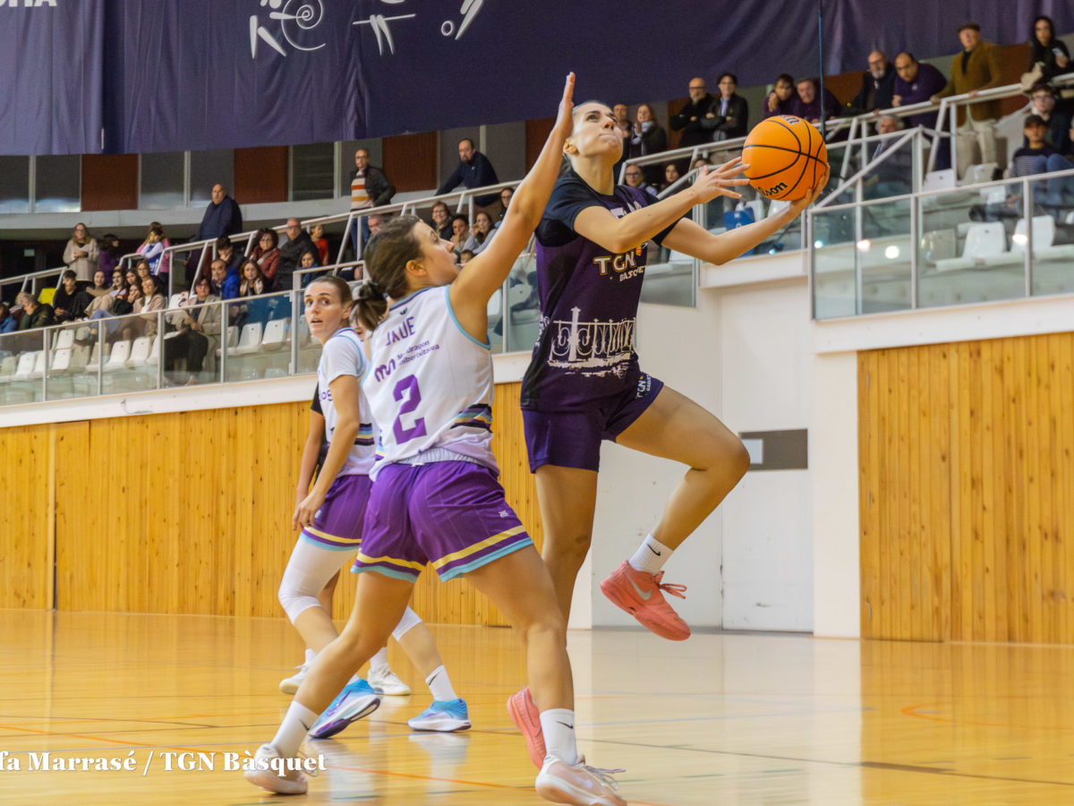 El TGN Bàsquet de Lliga Femenina 2 té massa alts i baixos en el seu joc i perd contra el Lleó (83-76)
