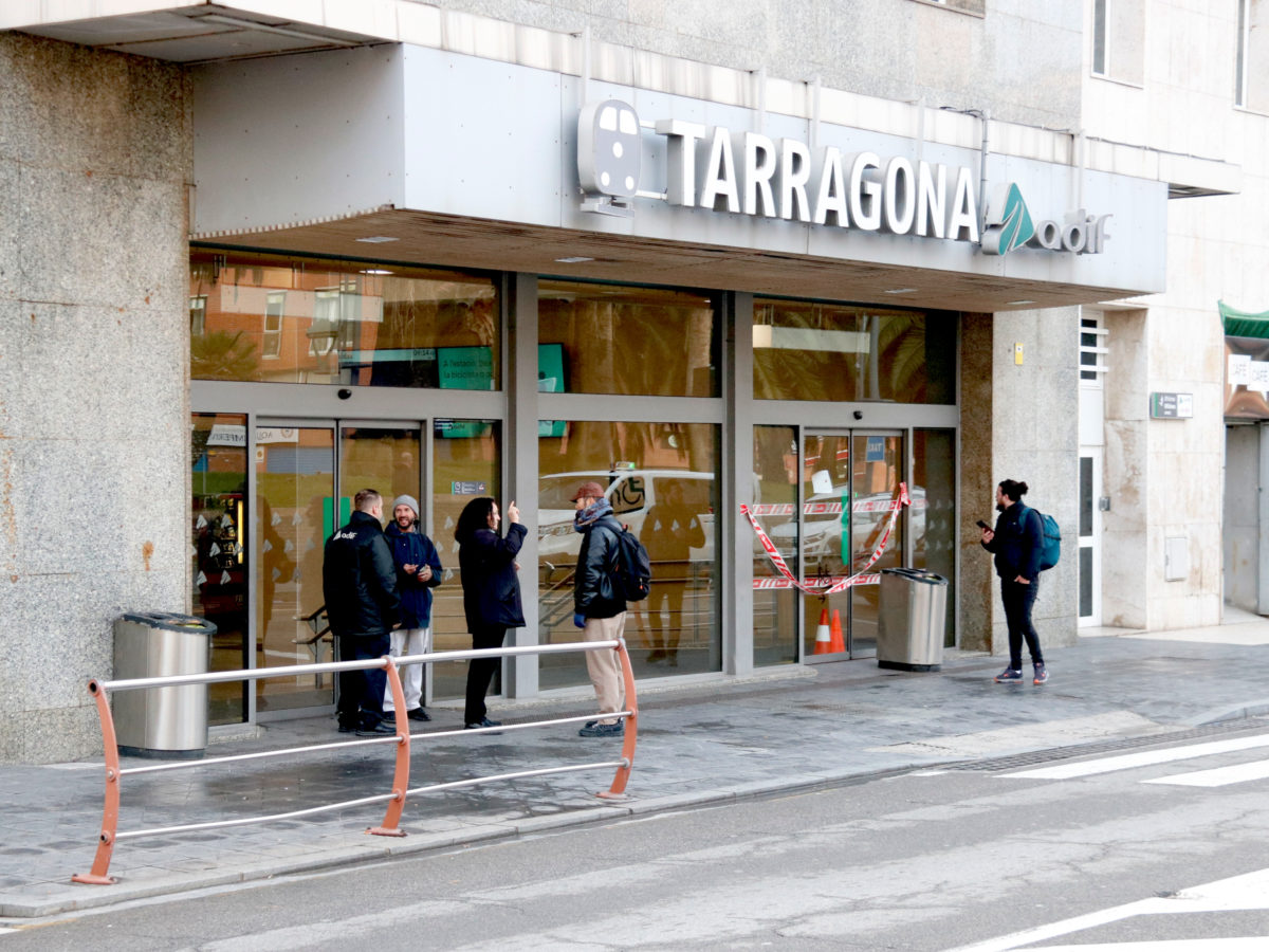 Dignitat a les Vies exigeix “revisar urgentment” tota la xarxa ferroviària: “Ens hi estem jugant la vida”