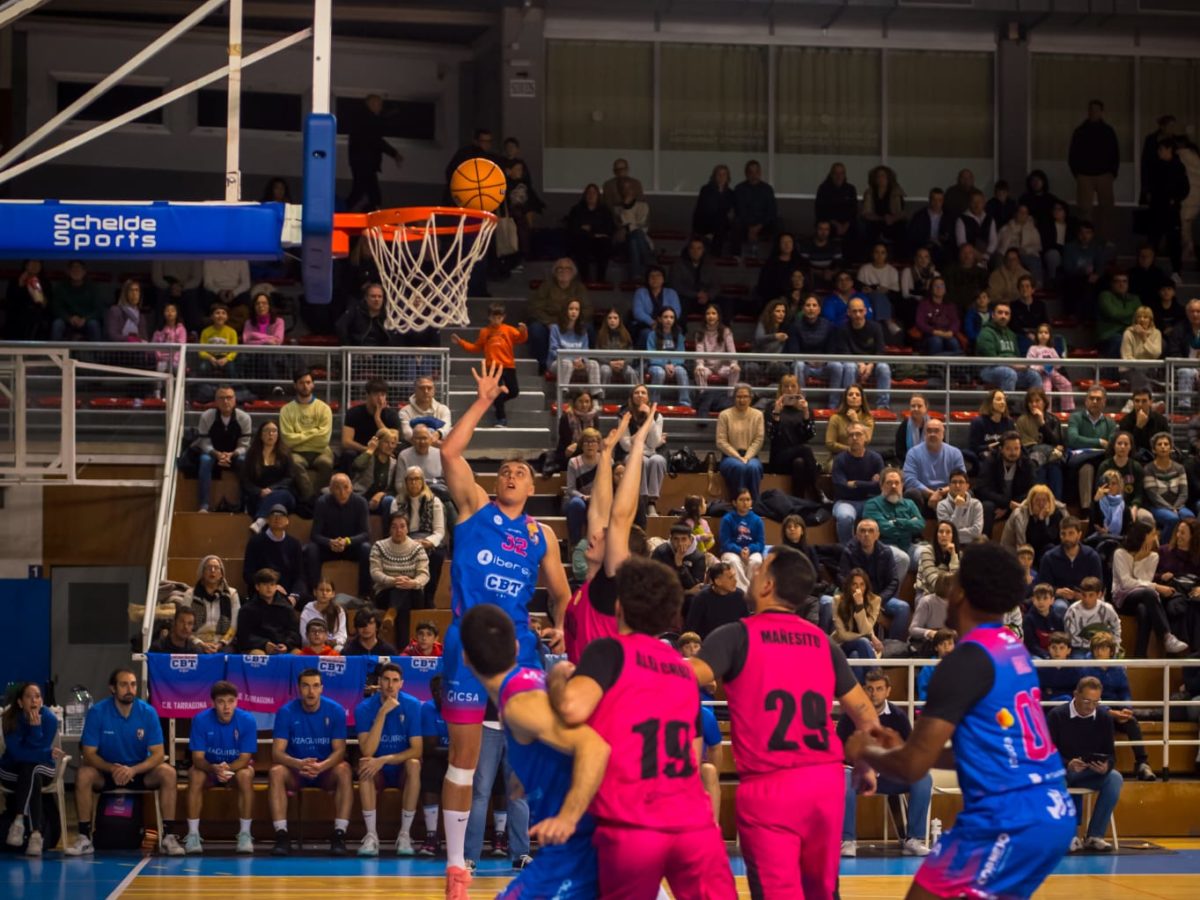 L’Ibersol CBT derrota el Castelldefels i es posa líder de la Tercera FEB (89-73)