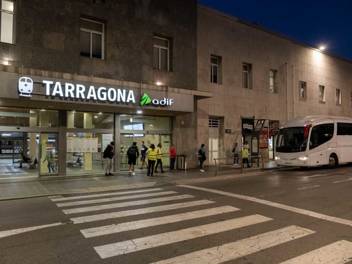 L’Ajuntament activa un bus llançadora entre l’estació de trens i la d’autobusos mentre duri el tall a Rodalies