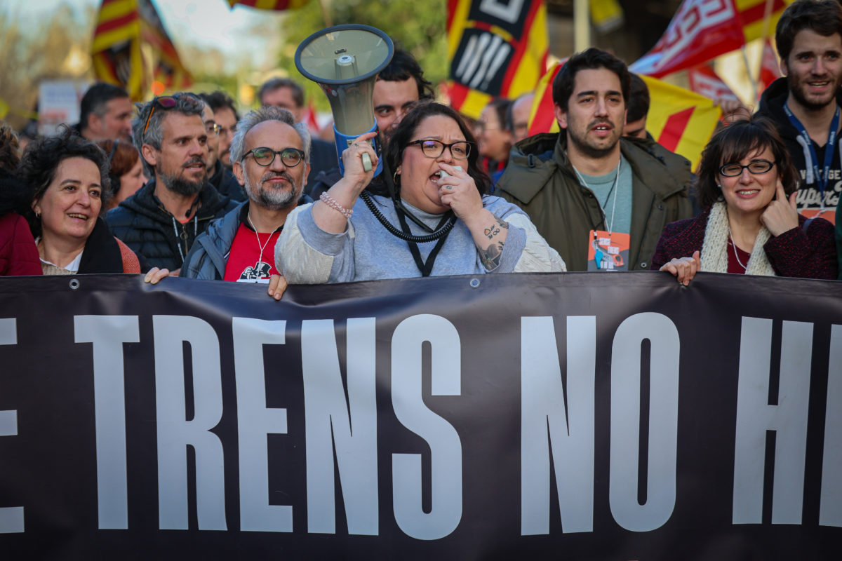Manifestació convocada per una vintena d'entitats per denunciar la situació de Rodalies a Barcelona amb el lema 'Sense trens no hi ha futur'. Data de publicació: dissabte 07 de febrer del 2026, 18:24 Localització: Barcelona Autor: Jordi Borràs