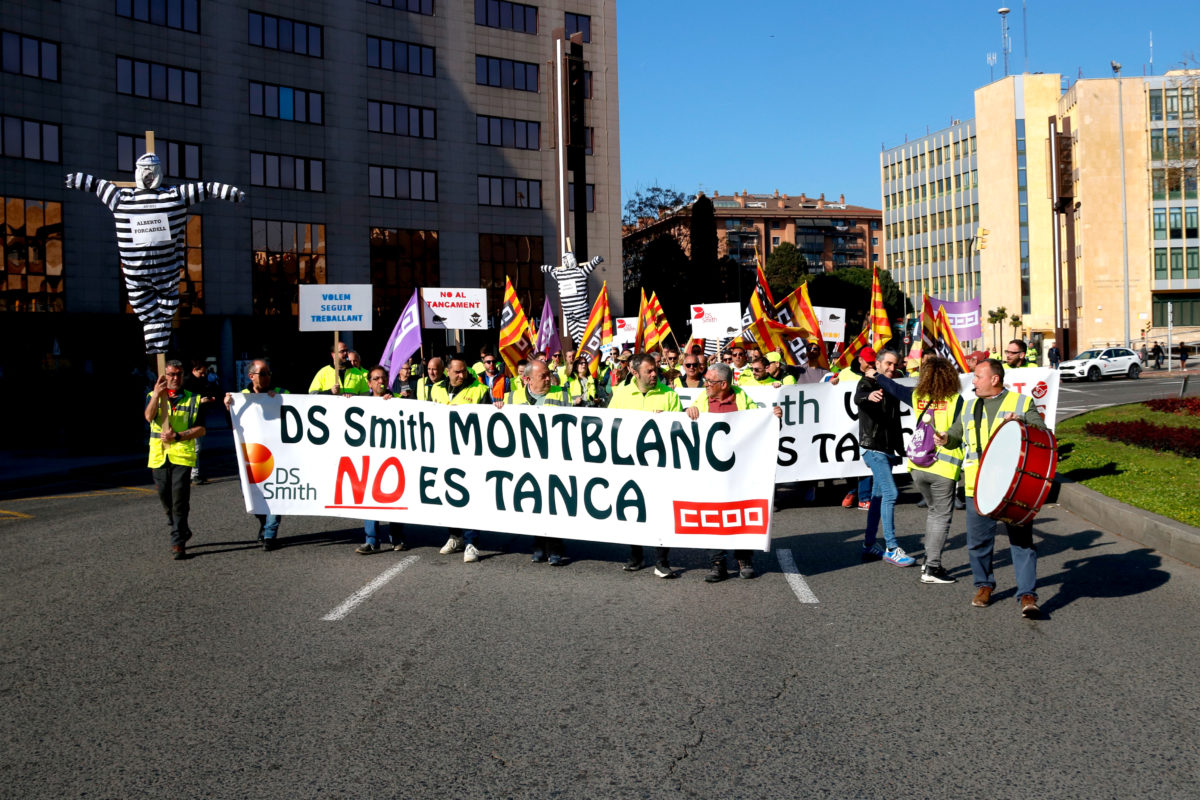Protesta dels treballadors de les papereres de Valls i Montblanc a Tarragona