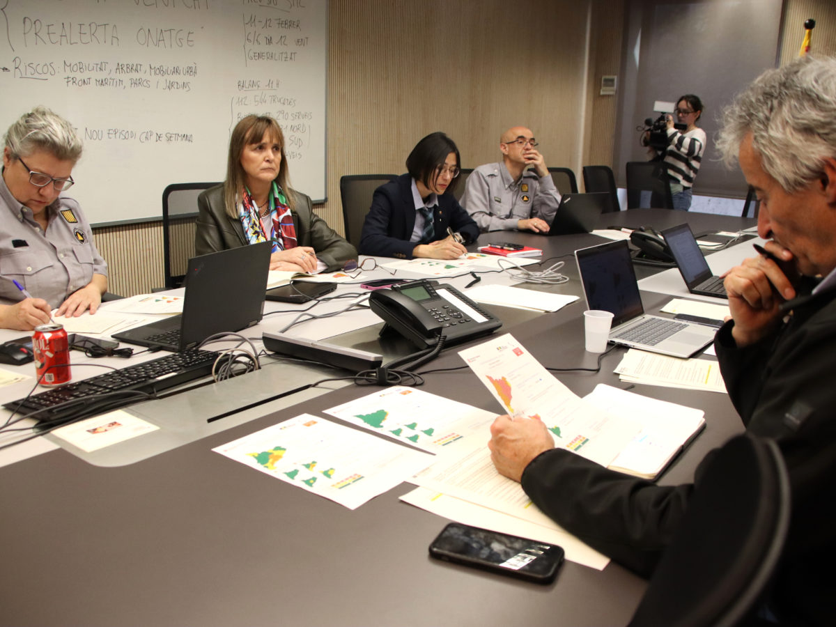 El Govern suspèn l’activitat educativa, universitària i esportiva aquest dijous i també la sanitària no urgent