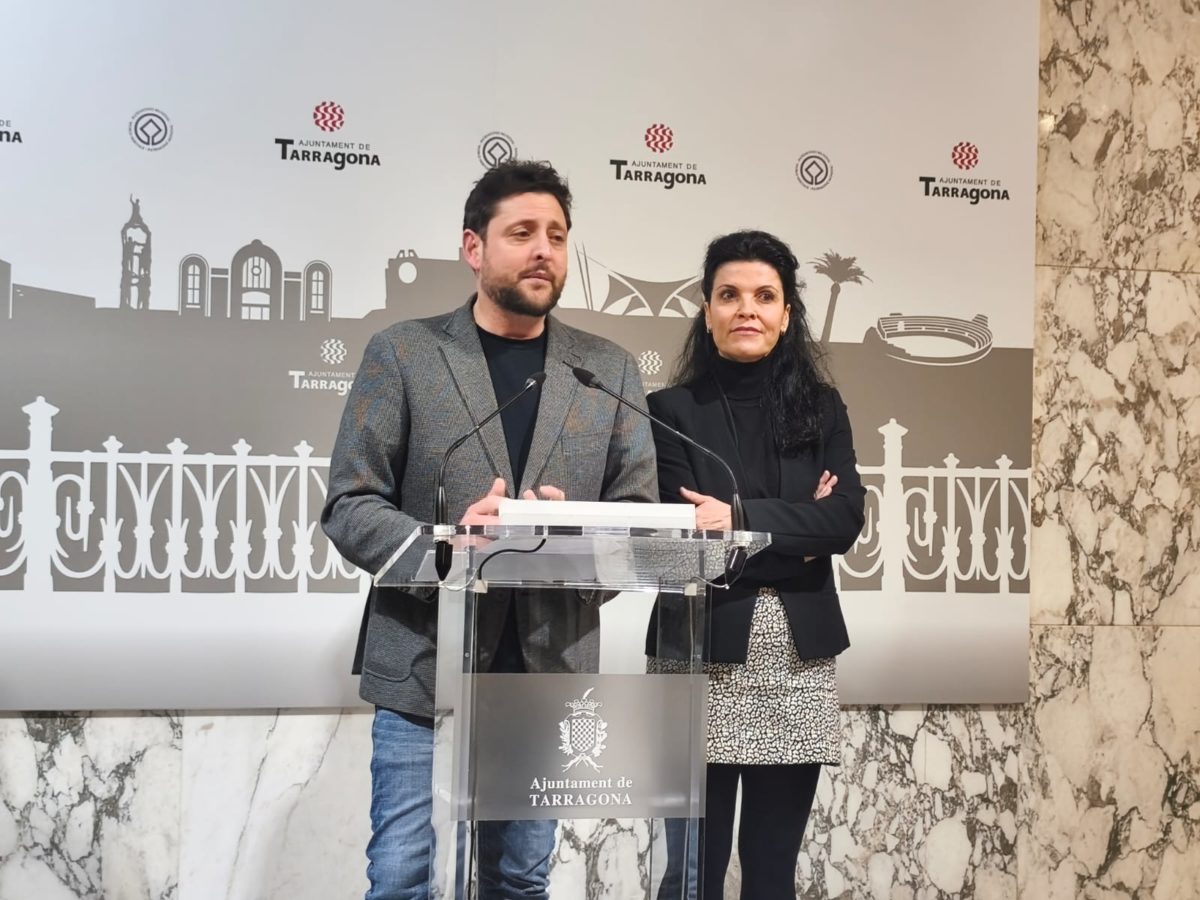 L'alcalde de Tarragona, Rubén Viñuales, i la consellera de Neteja, Sonia Orts.