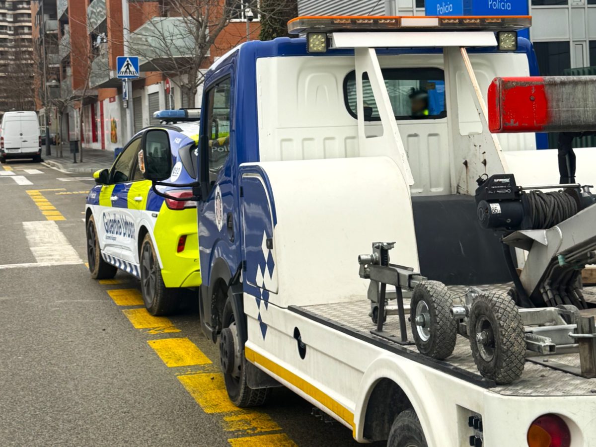 Entra en funcionament el nou contracte de la grua municipal