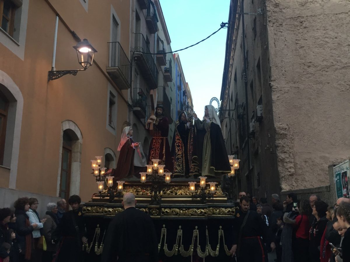 Els natzarens recorreran els carrers de la Part Alta aquest dimarts en el seu tradicional viacrucis