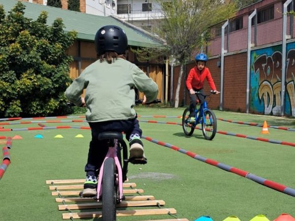 La Xarxa de Centres Cívics promou l’aprenentatge i les habilitats ciclistes entre els infants i joves