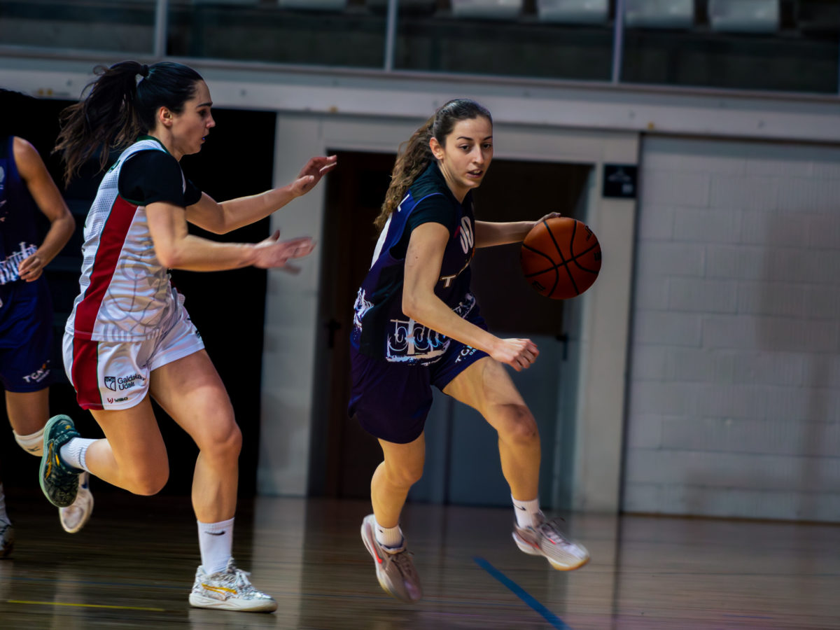 El LF2 del TGN Bàsquet competeix fins a la mitja part però cau davant el León (46-60)