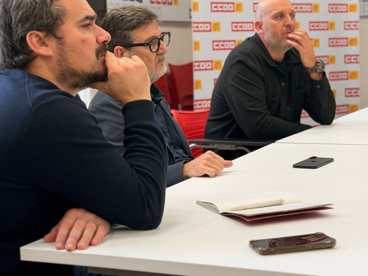 Els Comuns es reuneixen amb el comitè d’empresa d’International Paper