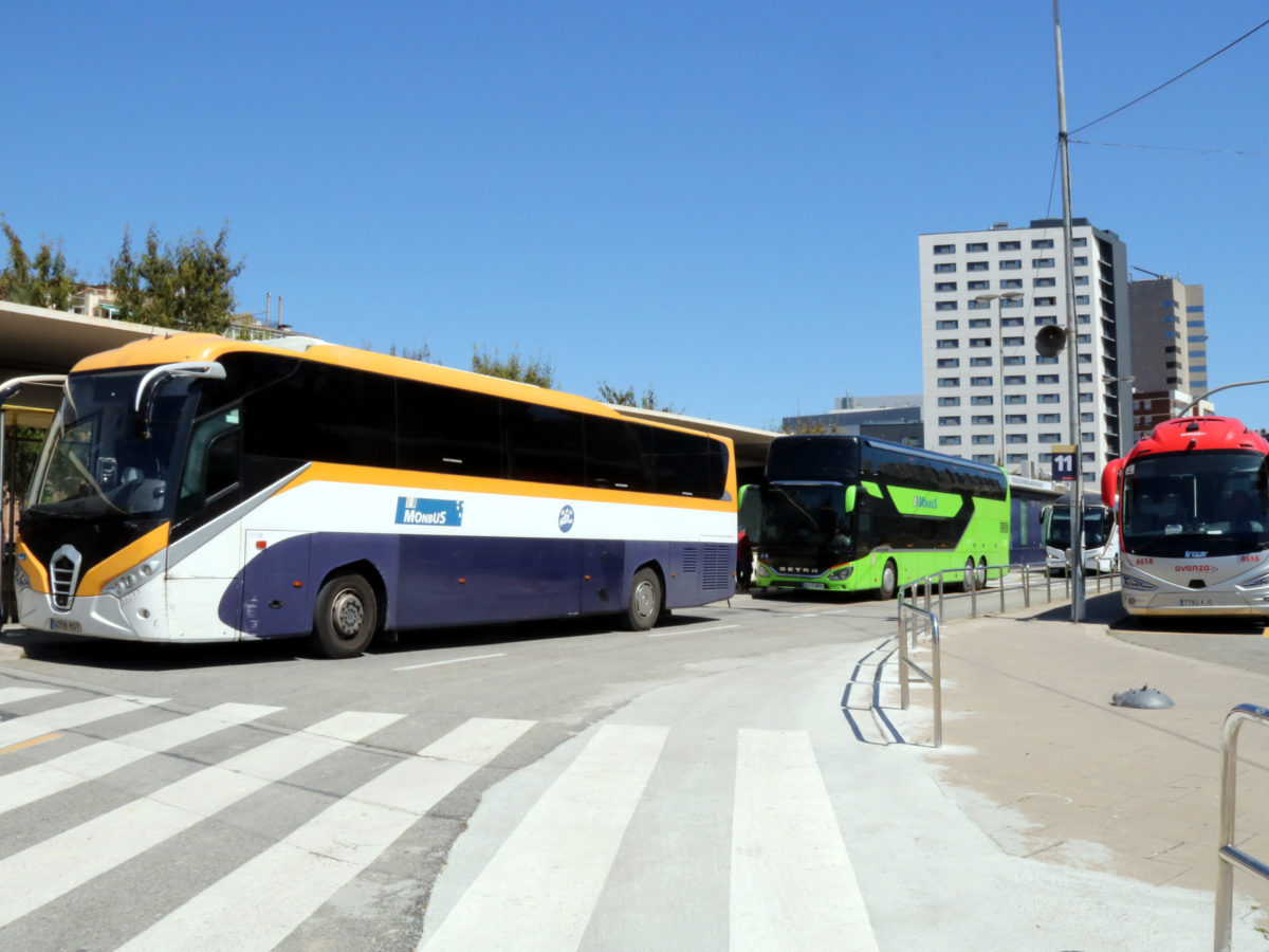 Les concessions dels busos interurbans es prorrogaran sis anys més amb la condició de descarbonitzar la flota